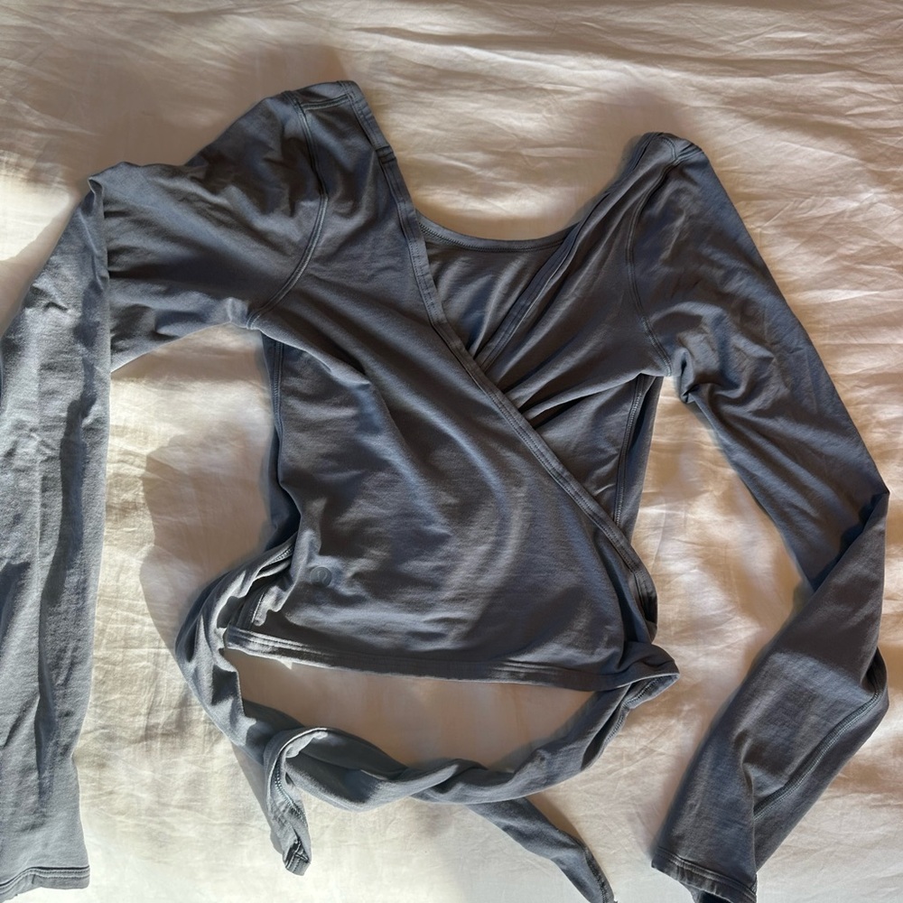 Lululemon it’s a tie long sleeve